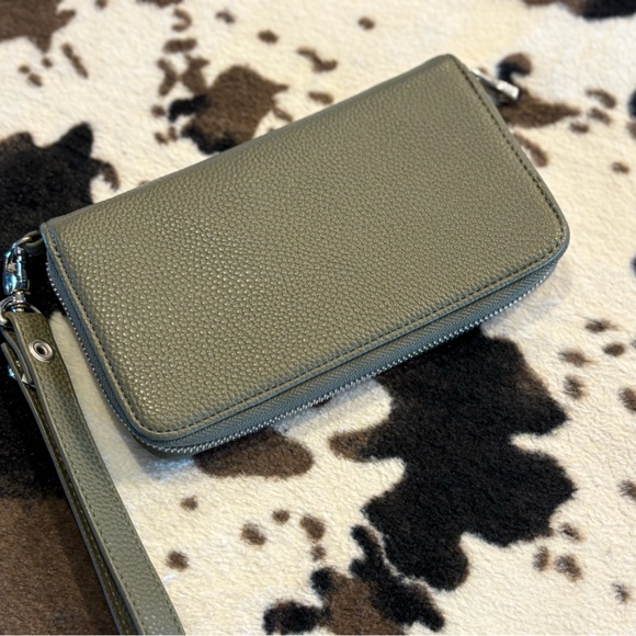 Thirty One Wallet - Picture 2 of 4